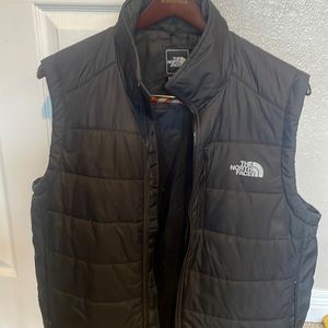 Large men’s North Face vest